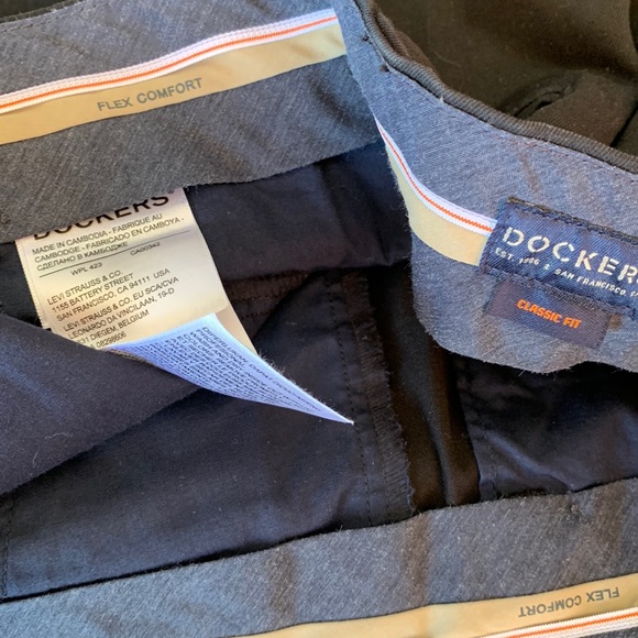 Dockers Men’s 36W 34L Black Khakis Double Pleated Classic Fit D3 style. - Picture 3 of 5